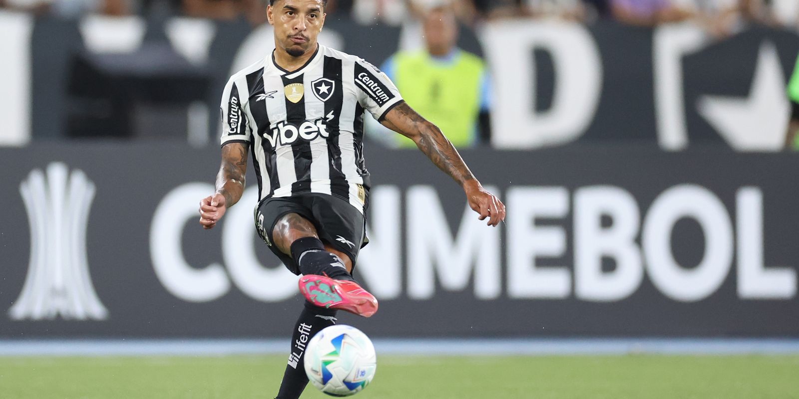 Rádio Nacional transmite jogo entre Estudiantes de La Plata e Botafogo
